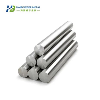 ASTM F136 titán rúd